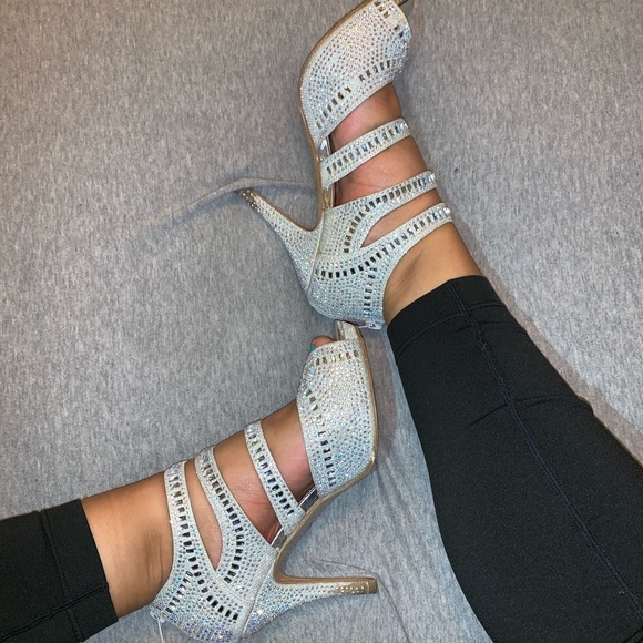 Heels - Picture 2 of 3